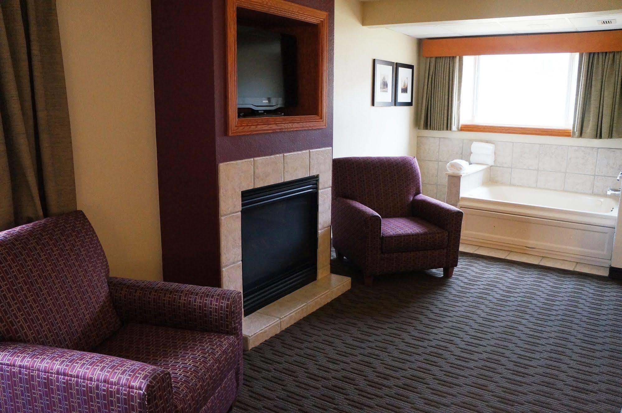 Americinn By Wyndham Baldwin Eksteriør billede